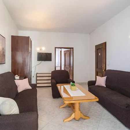 דירה Beautiful In With Kitchen